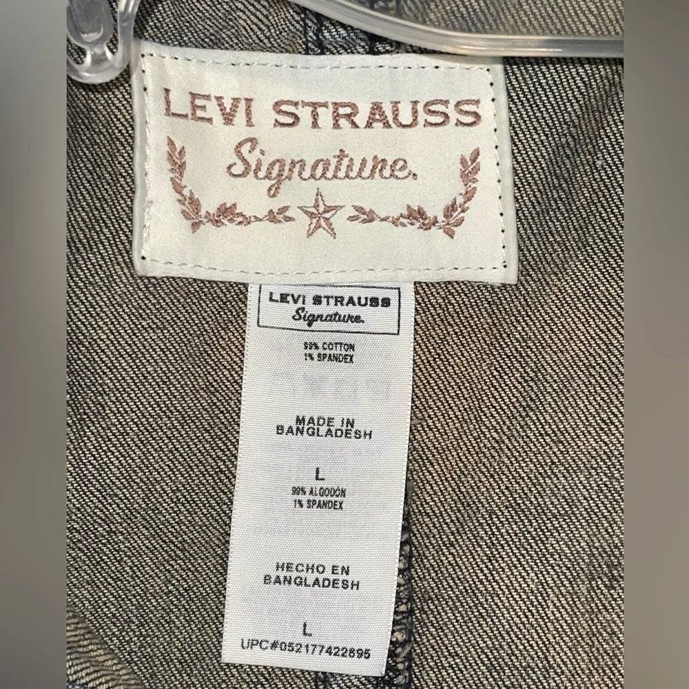 Levi Strauss Signature ladies button up denim jacket. Size Large EUC - Picture 5 of 6